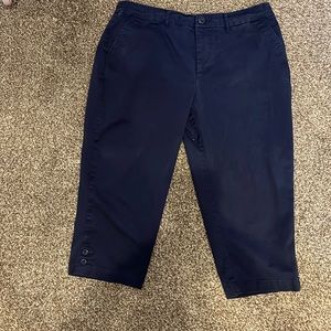 Croft & Borrow Navy Blue capris trousers.